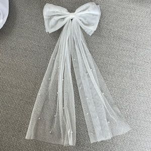 White Pearl Bow Veil